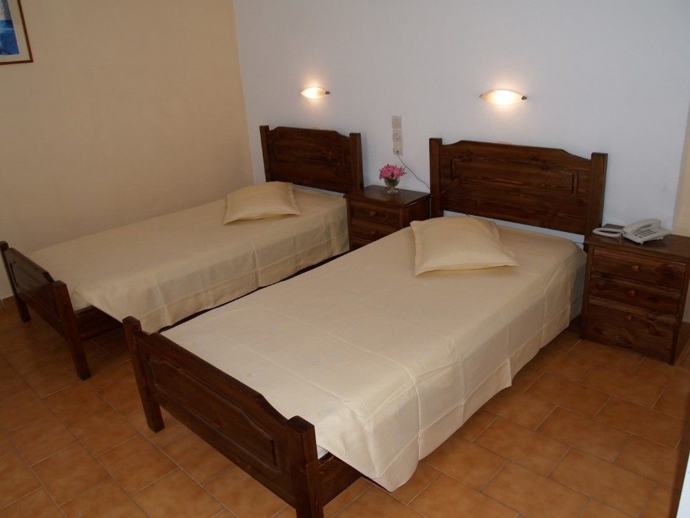 Gardenia 3* Perissa (Santorini)